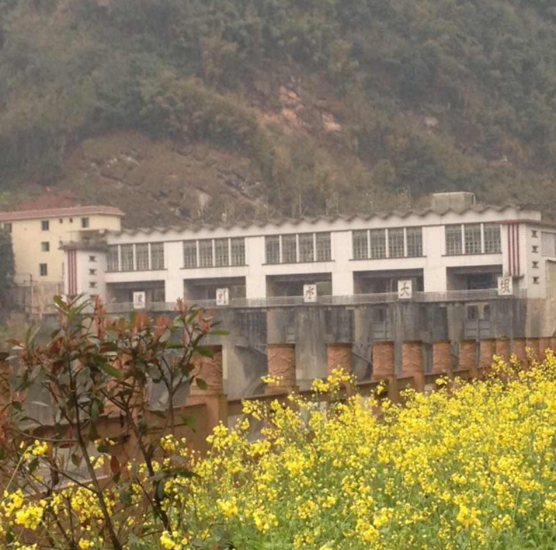 ���ƣ��˻������µ���Ϫ���
��飺�˻������µ���Ϫ���
�����13325