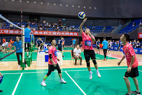 名称:玉管局参加气排球比赛
简介:玉管局参加气排球比赛
点击:8477