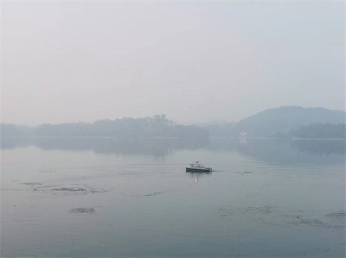 名称:无人船
简介:无人船
点击:4076