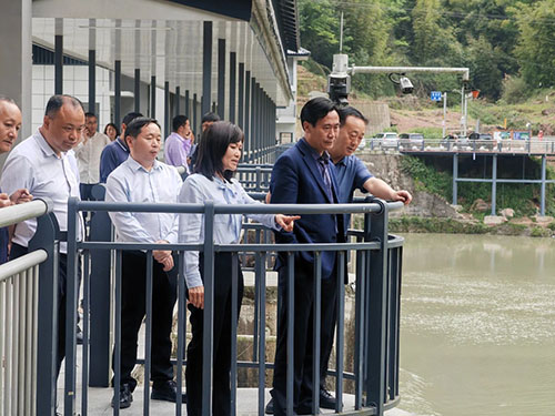 名称:【工作动态】云瞰玉溪河(4.7-4.18)
简介:【工作动态】云瞰玉溪河(4.7-4.18)
点击:313